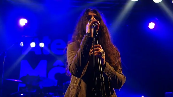 SARI SCHORR - Damn The Reason - LIVE @ "Atelier de...