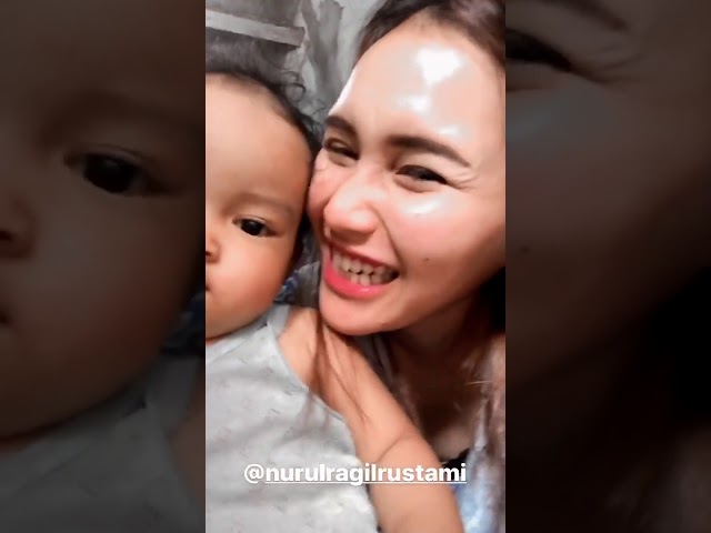 Ayu Ting Ting (@ayutingting92) archived Instagram Stories compilation from December 24, 2019