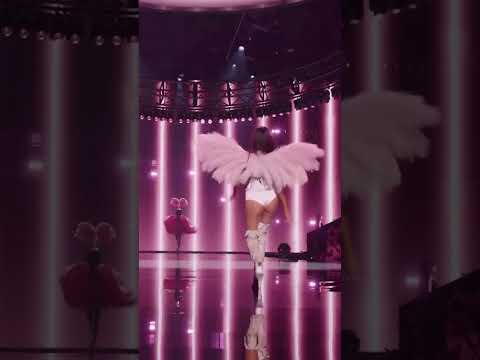 @MadisonBeer  Nailed it.