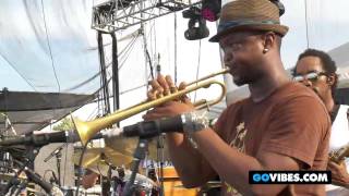 Tedeschi Trucks Band Performs &quot;Sing A Simple Song&quot; into &quot;Take You Higher&quot; at Vibes 2011