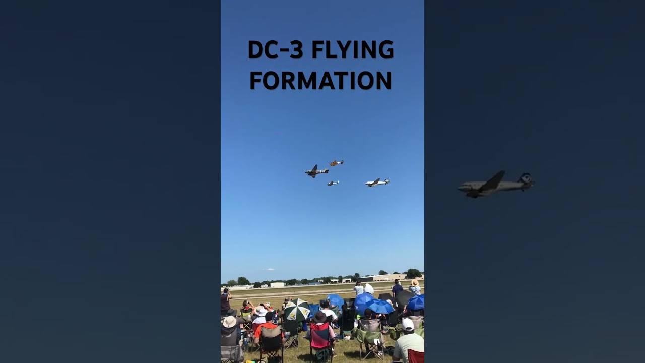 Flying formation Douglas DC-3 (Subscribe for more Aviation 🛩️) #warbird #avgeeks #eaa #aviation