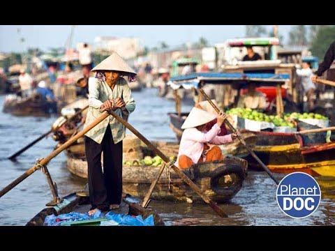 Documentary backdrop image for The most important floating markets in Vietnam: this is, in detail, the Mekong Delta (2023)