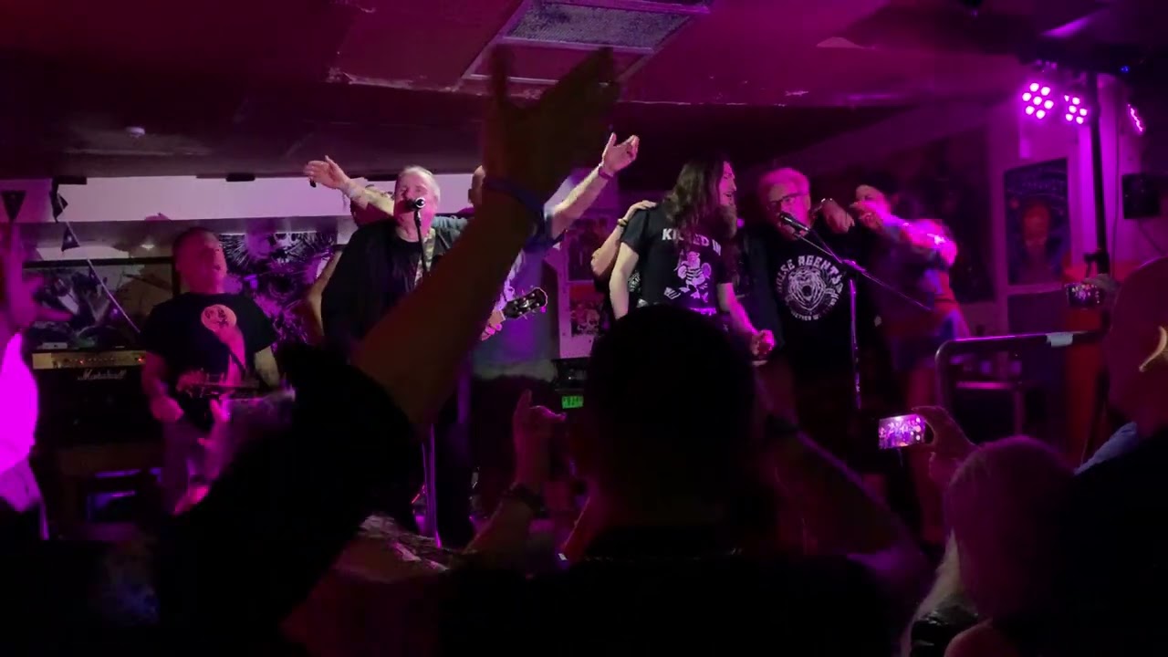 XSlf- Barbed wire love (live Blackpool)