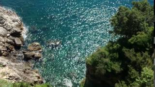 Look around a cliff in Dubrovnik