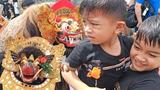 Adiknya Irvan Nyusul Kakak Irvan Ngelawang Barong Barongan