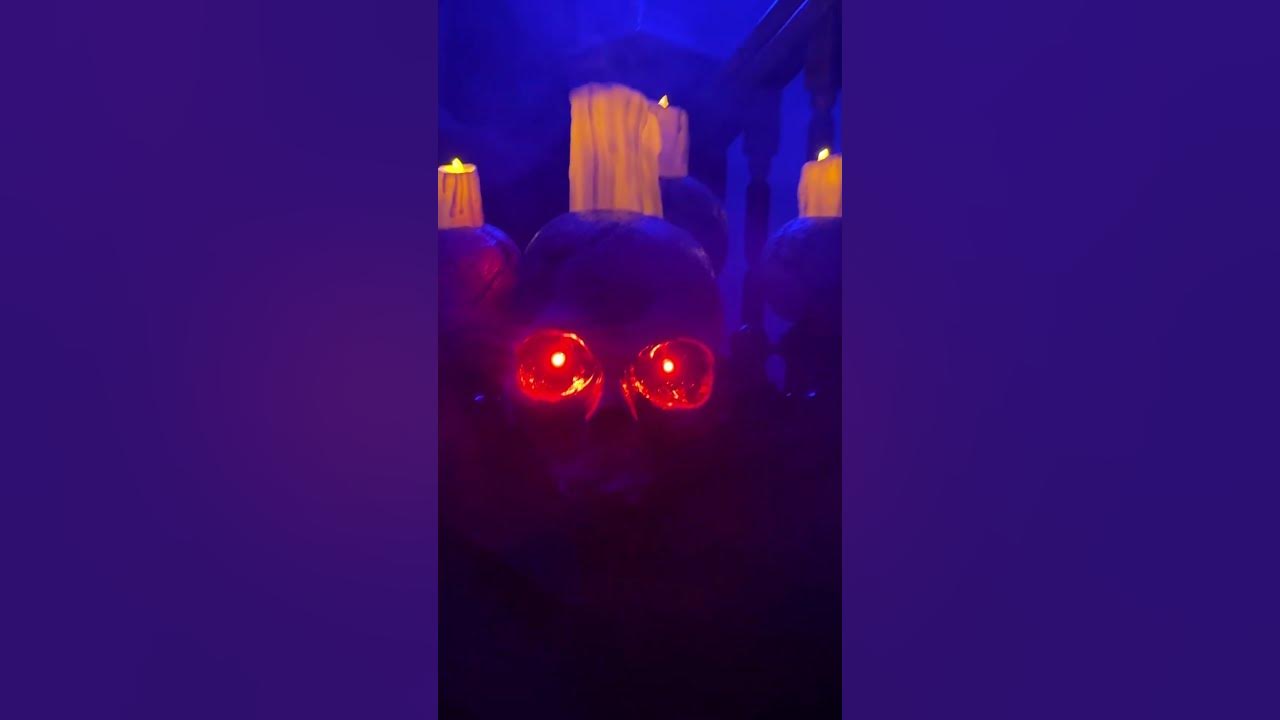 Phantom of the opera vibes!