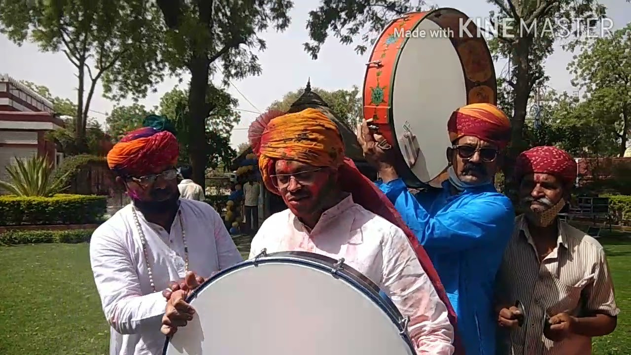 bikaner जिला कलेक्टर नमित मेहता ने अपने आवास पर खेली होली