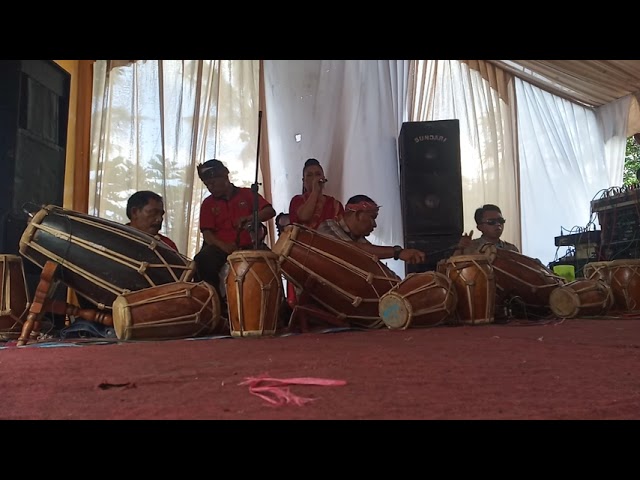 Jaipongan Kembang tanjung kombinasi wiyaga seni pencak silat class=