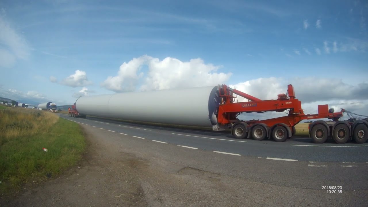 Collett Heavy Transport bound for Dorenell Windfarm