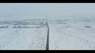 Once every few years ridgecrest ca gets a little snow. this year on
thanksgiving we got really nice surprise and it came down most of the
day. music ef...