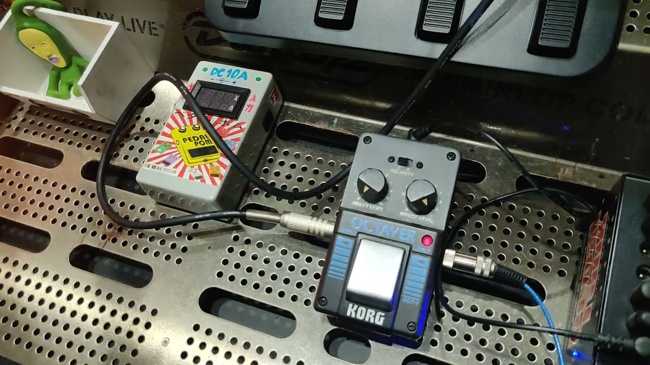 Korg OCT-1 Octaver Japan 80s - YouTube