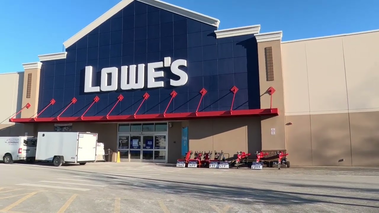 Walk the Lot With me Another Day in the Life of a Lot attendant/ front end loader at Lowe’s 