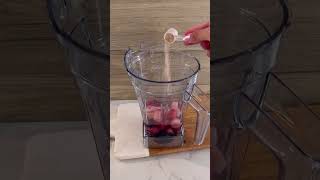 Cranberry Smoothie Bowl Recipe to Refuel #healthylifestyle #healthyfood #smoothierecipes #smoothies