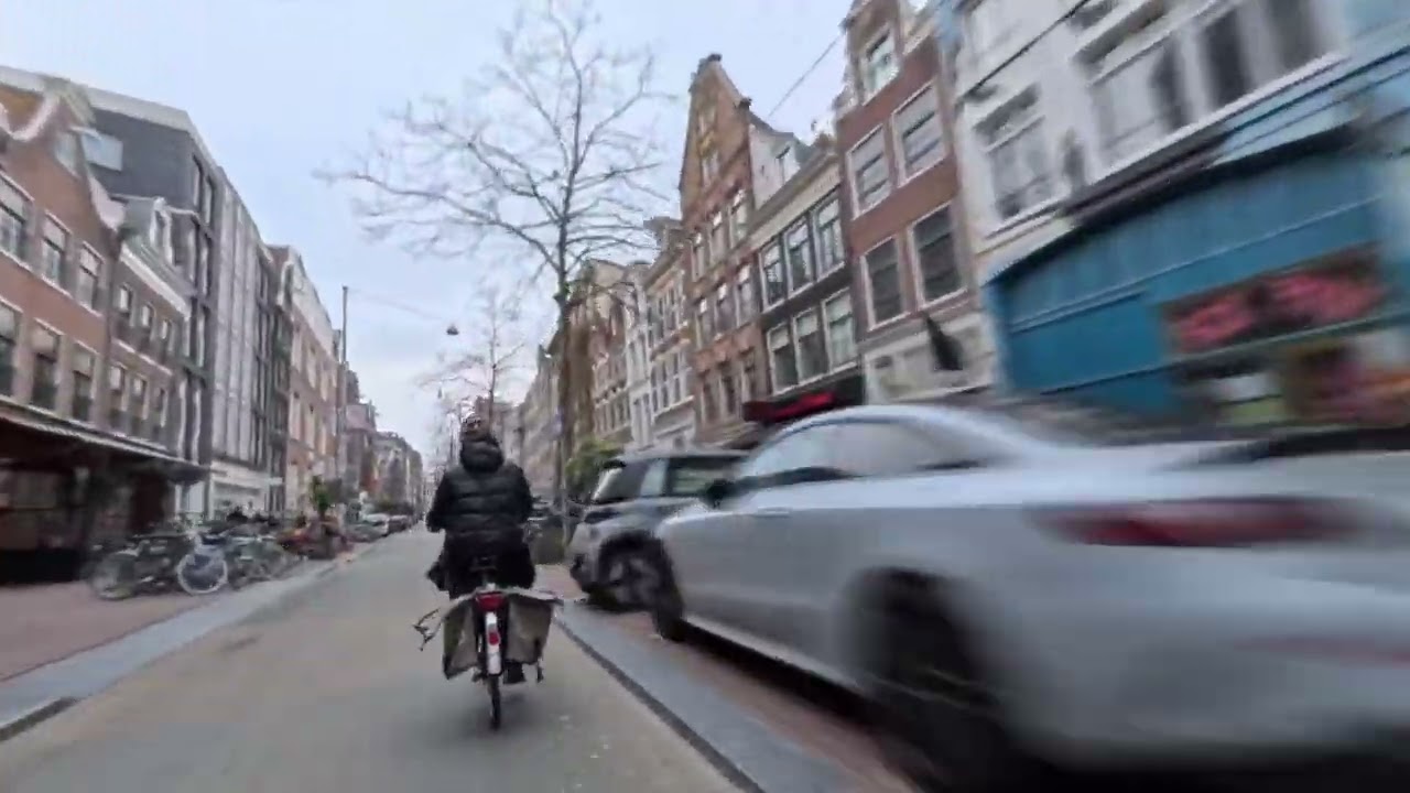 A bike ride through Amsterdam city centre from Central Station to the 9 Straatjes with Insta360 X5