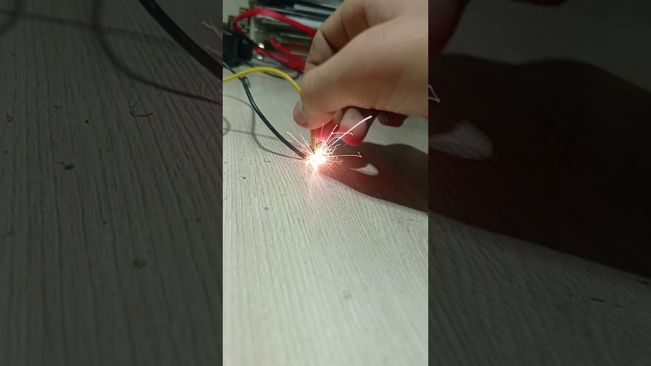 Добавил 3 конденсатора на 200 вольт питаю 13 вольт 2 Ампера 