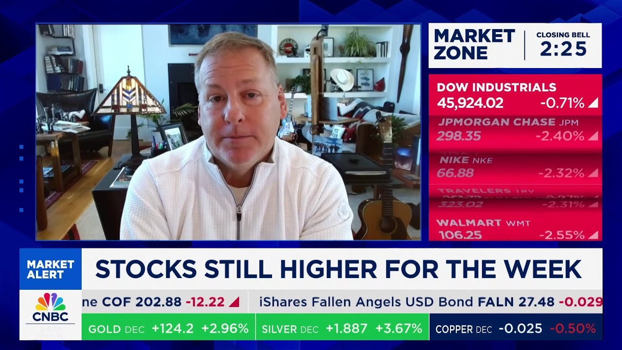 Jeff deGraaf sees sub-4% 10-year Treasury yields as positive economic news, according to Renaissance Macro research.