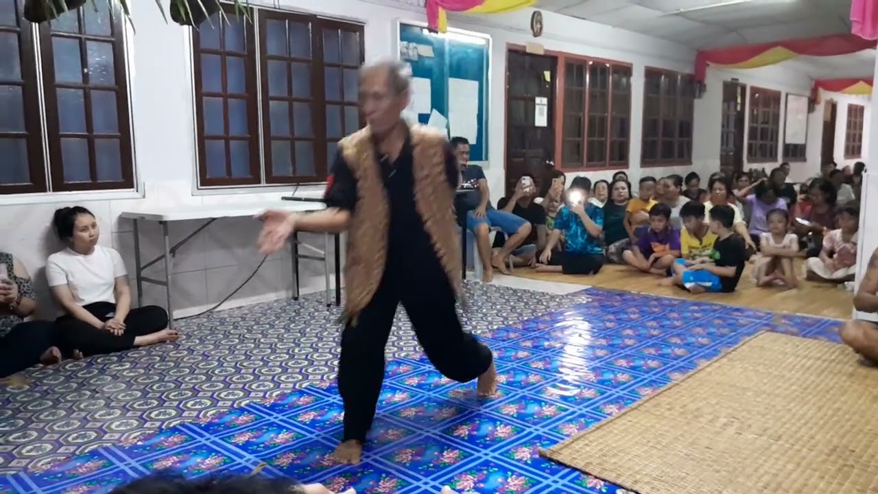 4/36 Malam Pra-Gawai Tr. Mathew (Gran A) Di Sri Aman. Aturcara main Adat Dayak.