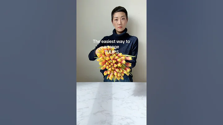 The easiest way to arrange tulips #tulip #florist #flowerarrangement  #flowerarranging #flowers