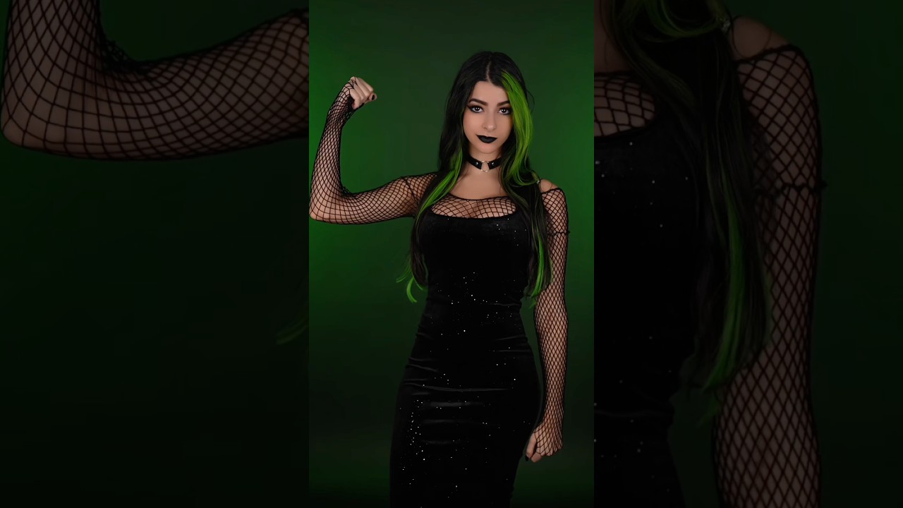 Big guy 💪🏻😂 #foryou #helpmemakethismakesense #trending #gothclub #emo #dance #cosplay