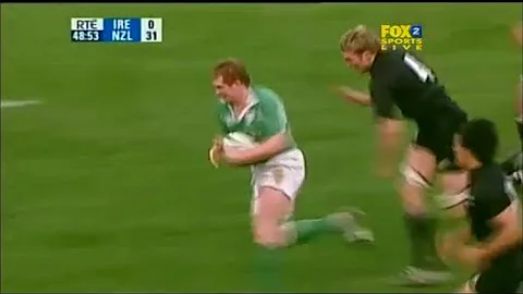 Anthony Horgan chased by Jason Eaton