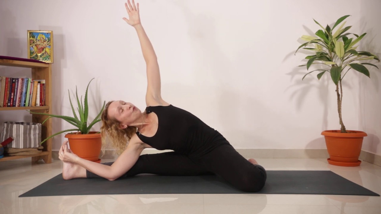 Les flexions latérales en Yoga Parighasana YouTube