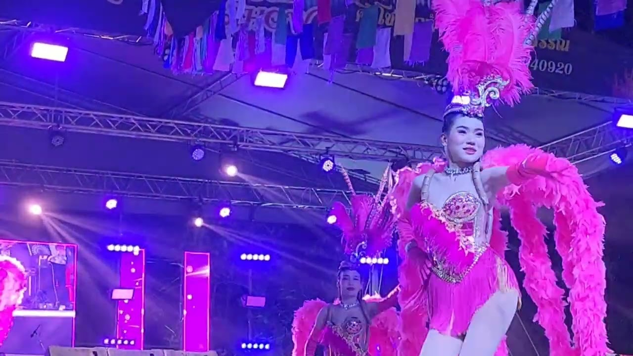 คลิปเต็ม เขียนฝันใว้ข้างฝา - #ต้นข้าวสุปรียา แสดงสด งานวัดบางภาษี #บางแสน