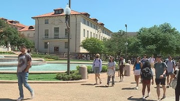 Families pay top dollar for college admissions consultants amid falling acceptance rates