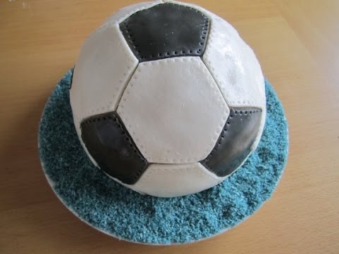 Fußball-Kuchen/ Fußball-Torte/ Soccer Cake/ Football Cake  (Orangen-Schoko-Kuchen) Fußball-WM 