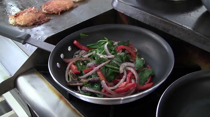 Cooking with Jalapena Nina's Spicy Pickled Garlic at The Delta Diner