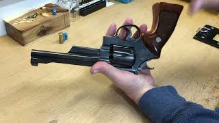 How to open a stuck cylinder on your S&W revolver