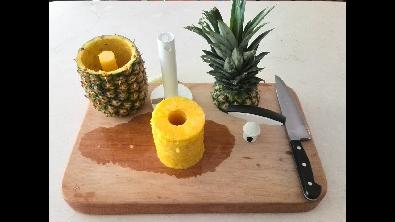 Sur La Table Pineapple Corer and Slicer, Yellow