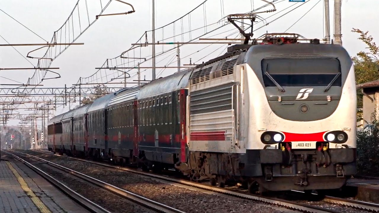 TRENI IN TRANSITO nella stazione di Pizzale-Lungavilla