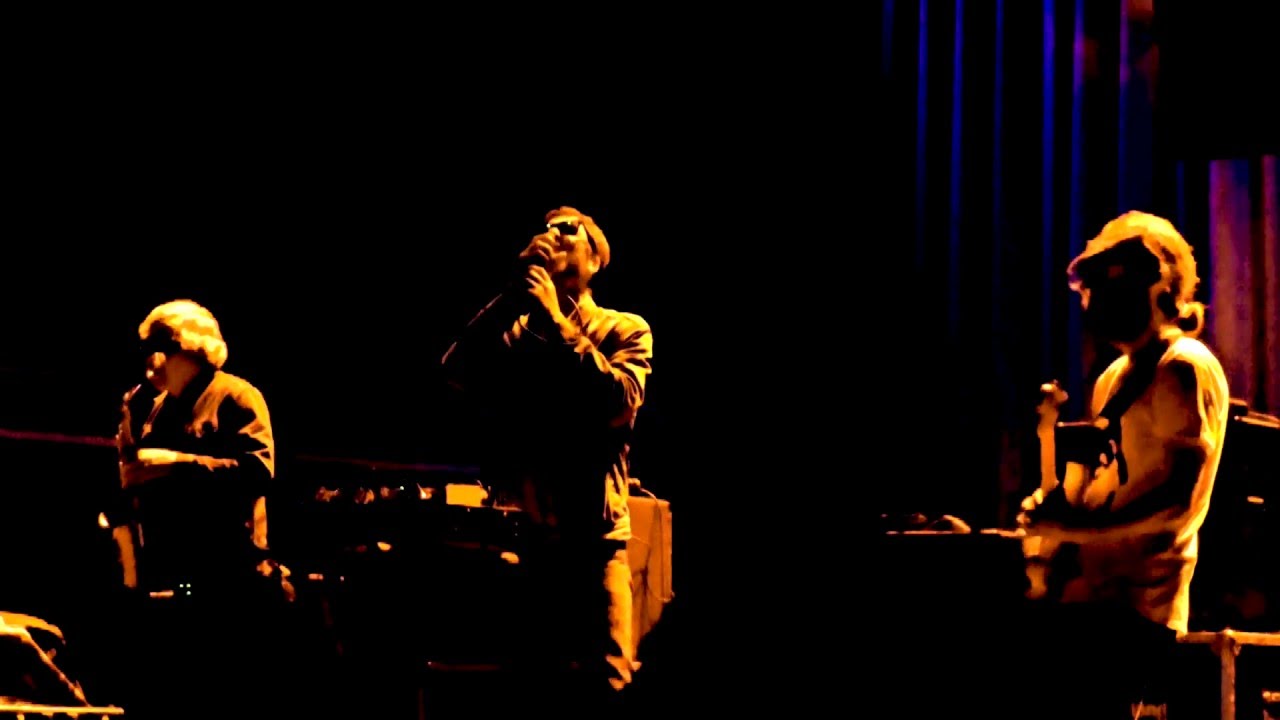 在 YouTube 上观看 Wolf Eyes - Asbestos Youth (snippet) || live @ 013 / Incubate #incu16 || 15-05-2016 在 YouTube 上观看 Wolf Eyes - Asbestos Youth (snippet) || live @ 013 / Incubate #incu16 || 15-05-2016