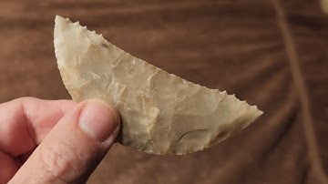 1435 - Flint Yapping Chert Crescent