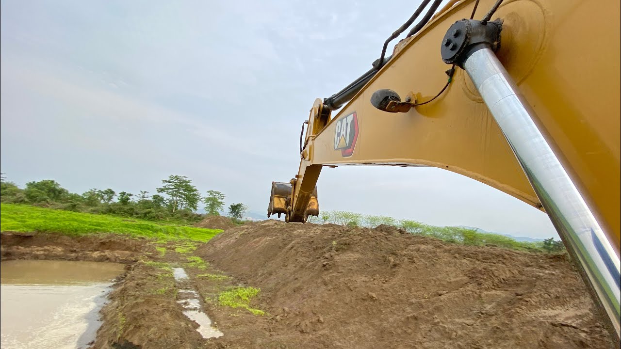 From Ground to Oasis: The Process of Digging a Pond | Excavator Xpert # ...