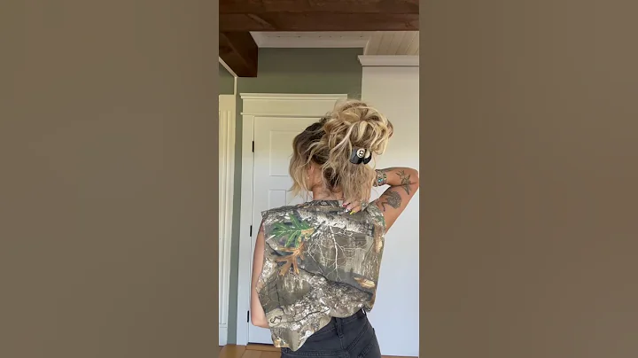 Claw clip messy bun 🎱❤️‍🔥 #hair #hairstyle #hairtutorial