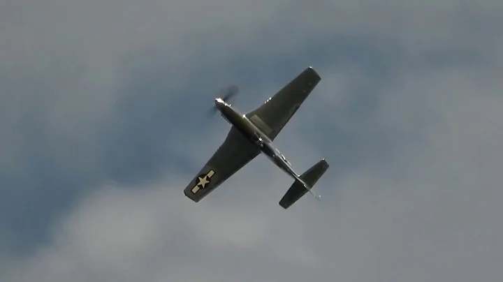 F-16 & 2 P-51's Oshkosh 2018 Saturday