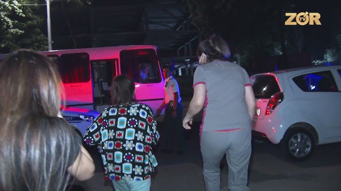 Porno: Beshta yigit bitta fohishani sikishyapti Telezombies.ru porno TV