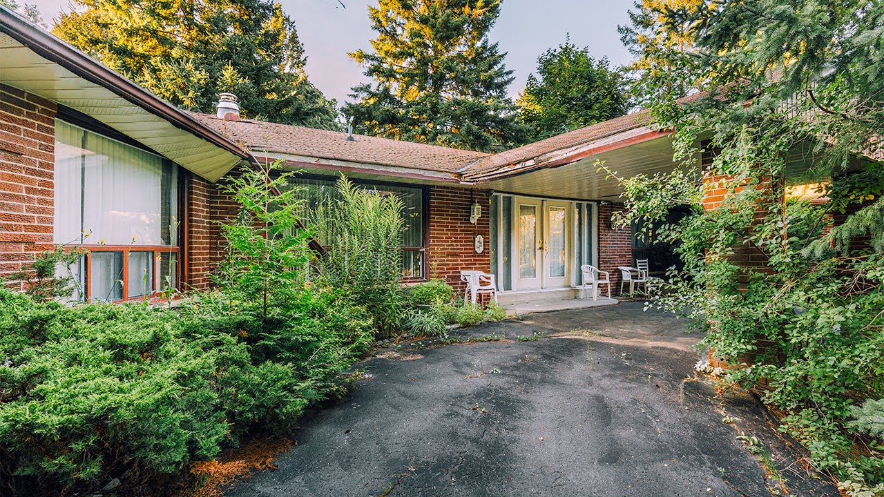 How Much Was $5000 In 1960 He DIED Here! A Tragic Look Inside This ABANDONED 1960's Home l SO MUCH