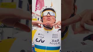 Mackenzie Coupland gets a new pair of Aussie champ sunnies 😎