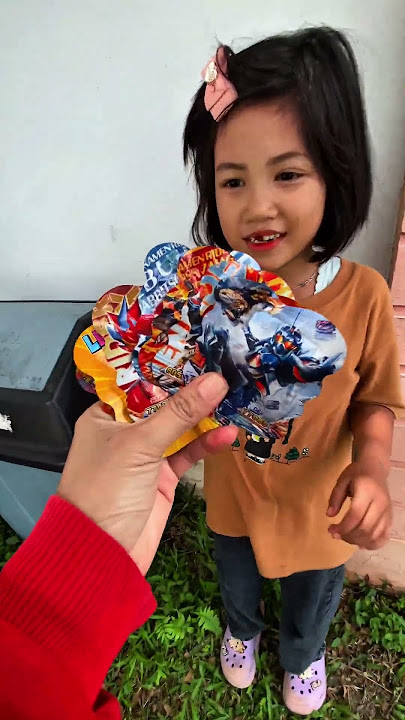 Ica heard a strange sound, so she just gave her a thumbs up #trendingshorts