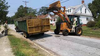 This is the method FOUNTAIN INN uses to pick up branches and shrubs.