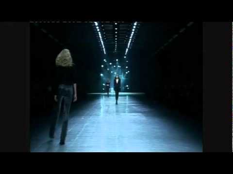 Alexander McQueen Spring Summer 2006 Womenswear Fa...