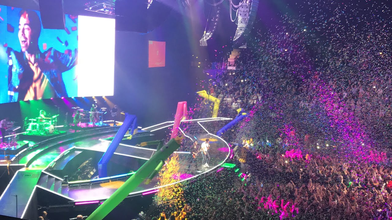 Jonas Brothers On Happiness Begins Tour DNCE Cake By The Ocean YouTube