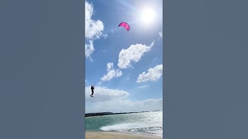 Kitesurfer crashes hard when trying S loop #kiteloop #kitesurf #kiteboarding #kitesurfing
