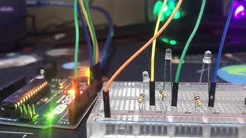 IOT102 BTVN 4 - Đèn giao thông 3 kiểu ấn (Mạch thật)