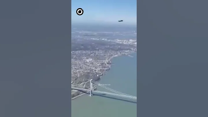 Shocking UFO Sightings Caught On Camera over New York’s LaGuardia Airport! #shortsfeed #space #alien