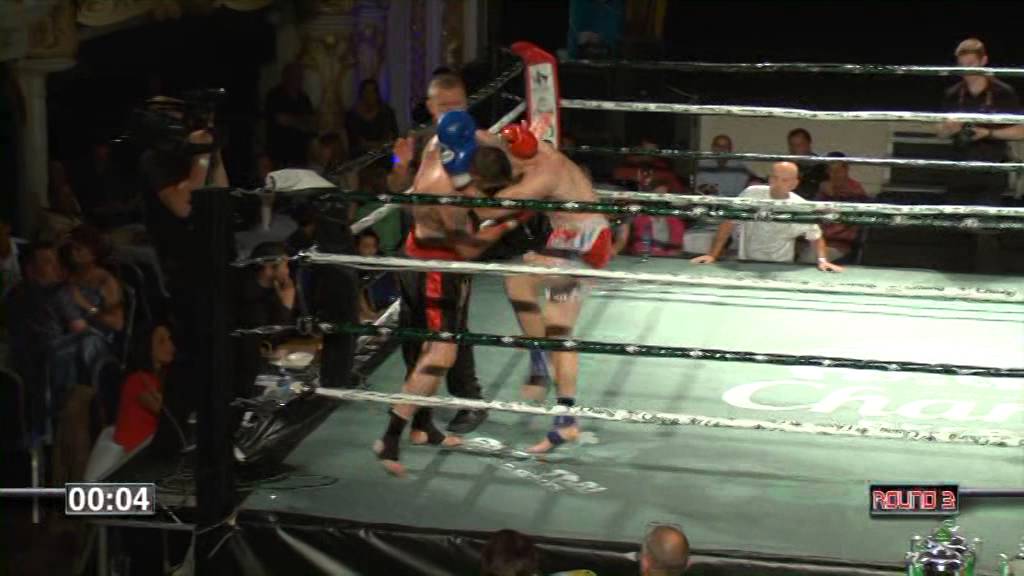 Pete Thomas vs Rob Tee