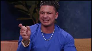 Pauly D gets a “Nikki quiz”💞