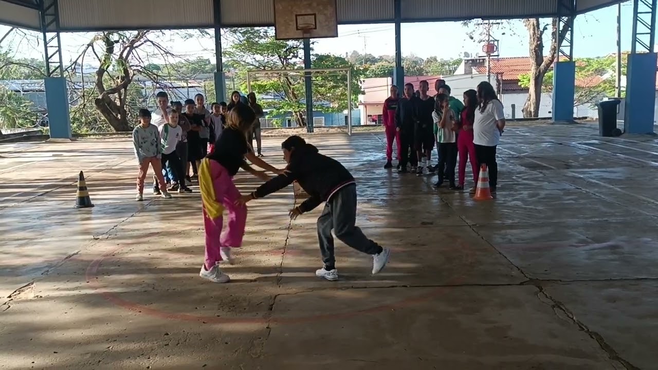 Lutas:  pega colete.